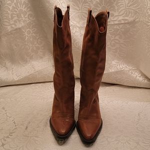 NWOT WHITE MOUNTAIN BOOTS